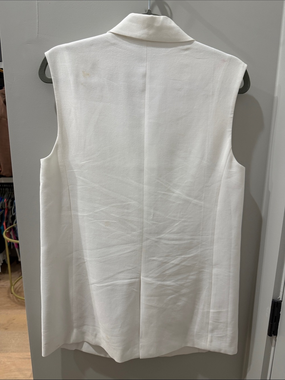 Vince Camuto White Sleeveless Tailored Blazer Vest - Picture 3 of 8